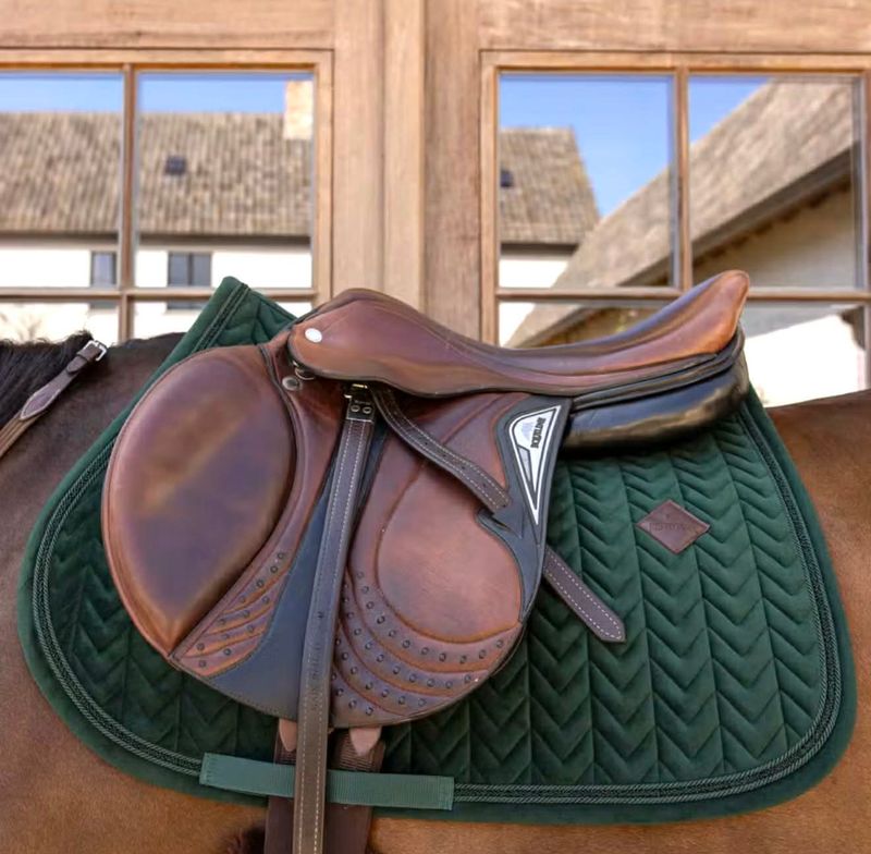 Kentucky Saddle Pad Velvet Mini Pearls