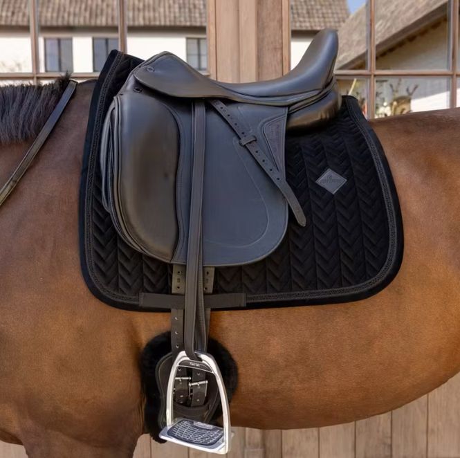 Hovedbilde Kentucky Saddle Pad Velvet Mini Pearls Dressage